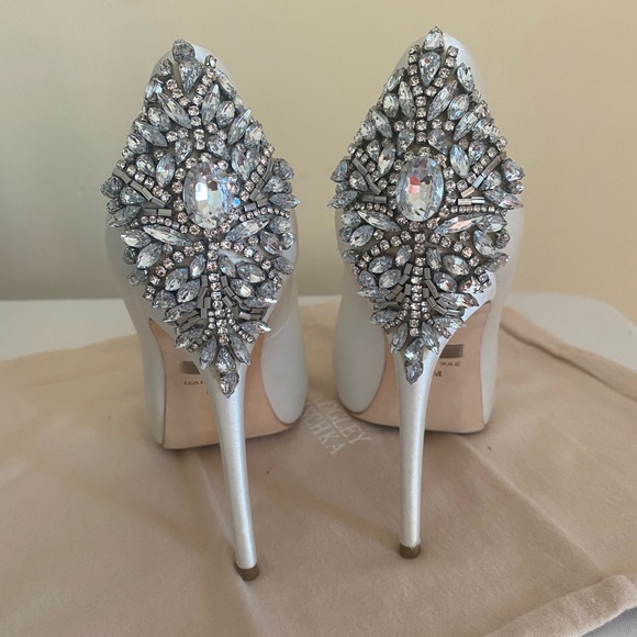 Badgley Mischka Kiara Pumps - Picture 1 of 4